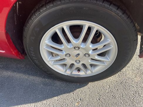 Used 2009 Ford Focus SE image 8