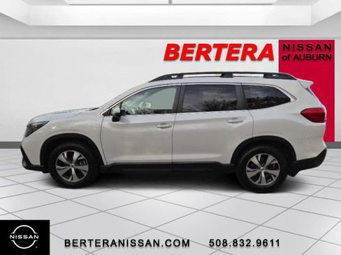 Used 2023 Subaru Ascent Premium w/ Convenience Package image 1