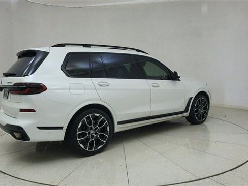 Used 2025 BMW X7 xDrive40i w/ M Sport Package image 74