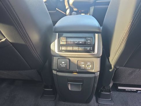 Used 2024 Subaru Ascent Touring AWD/4WD image 48