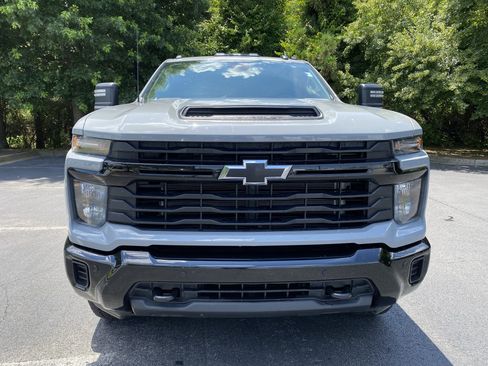 Used 2025 Chevrolet Silverado 2500 Custom w/ Custom Value Package AWD/4WD image 3