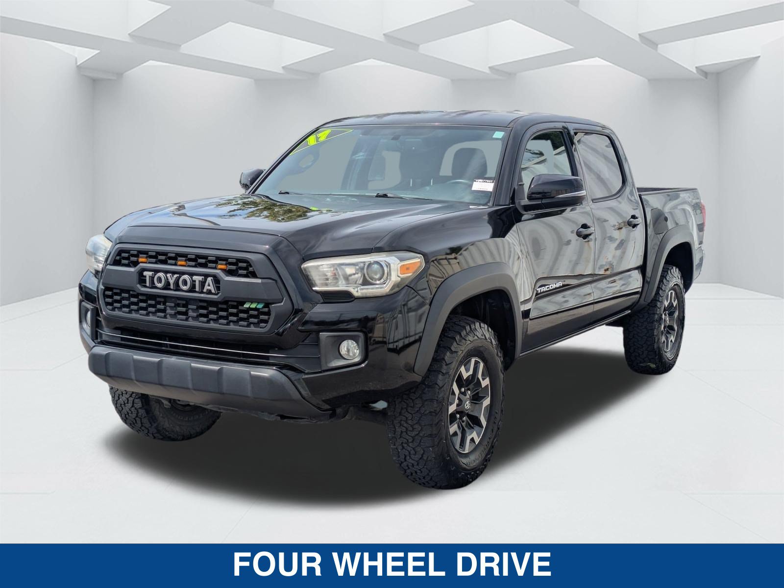 Used 2017 Toyota Tacoma TRD Off-Road w/ Tow Package (A/T) AWD/4WD image 8