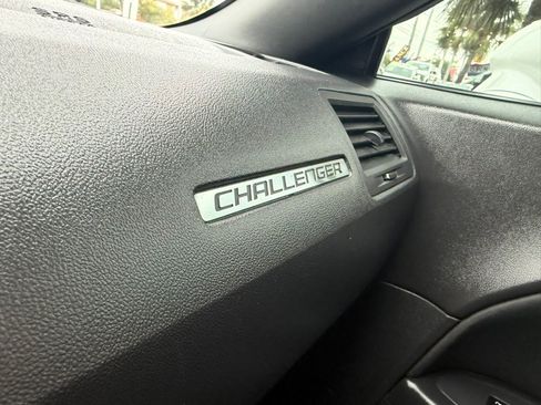 Used 2014 Dodge Challenger R/T RWD image 20