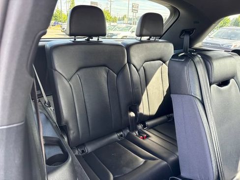 Used 2017 Audi Q7 3.0T Premium Plus w/ Premium Plus Package AWD/4WD image 12