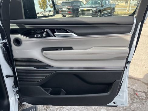 New 2026 Jeep Grand Wagoneer Summit AWD/4WD image 59