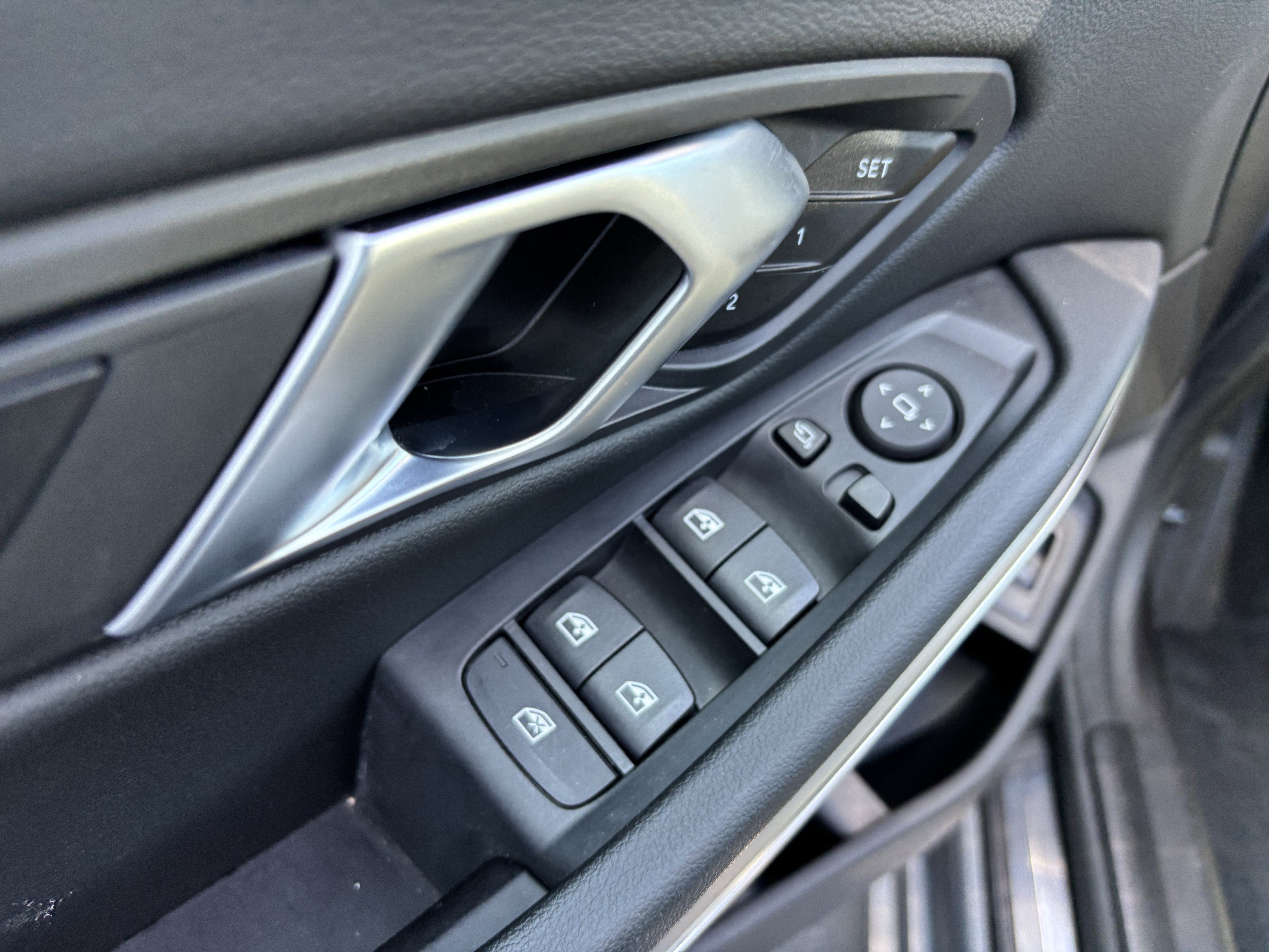 Certified 2025 BMW 330i Sedan RWD image 15