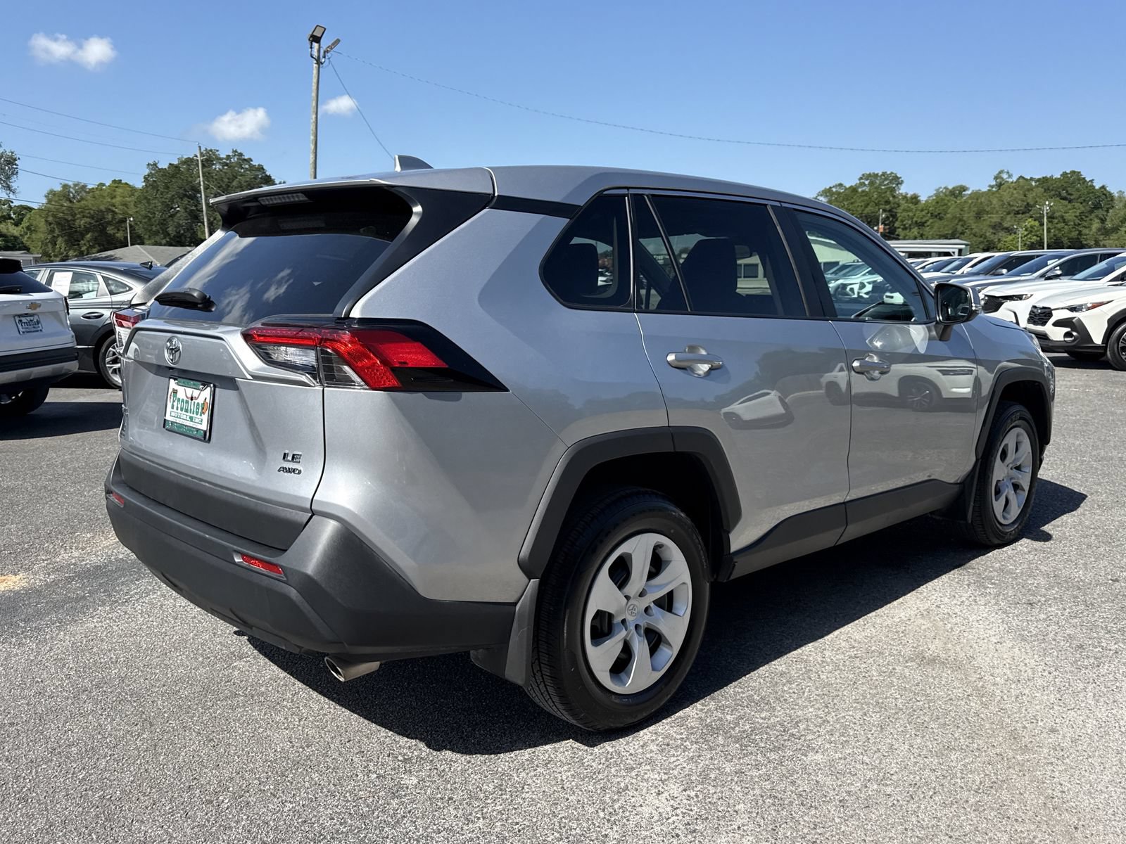 Used 2024 Toyota RAV4 LE AWD/4WD image 5