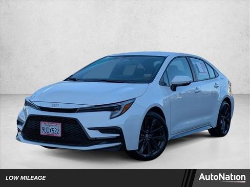 Certified 2025 Toyota Corolla SE image 1