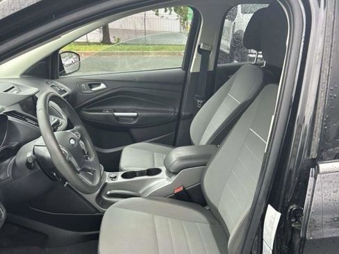 Used 2013 Ford Escape SE FWD image 2