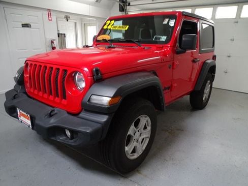 Certified 2022 Jeep Wrangler Sport AWD/4WD image 15
