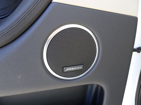 New 2025 Land Rover Discovery Sport S image 17