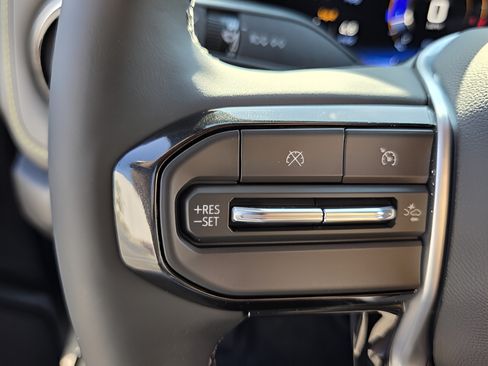 New 2026 Chevrolet Colorado ZR2 w/ Technology Package AWD/4WD image 30