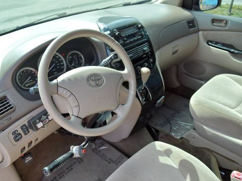 Used 2005 Toyota Sienna LE w/ Assistance Pkg 2 FWD image 22
