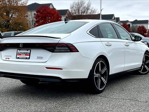 Used 2023 Honda Accord Sport image 12