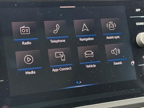 Used 2023 Volkswagen Tiguan SE w/ Panoramic Sunroof Package FWD image 22