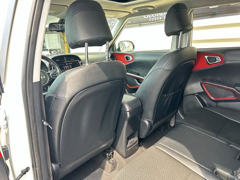 Used 2023 Kia Soul GT-Line FWD image 13
