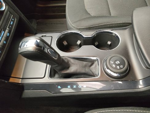 Used 2017 Ford Explorer XLT image 26