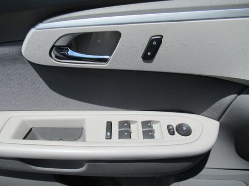Used 2012 Chevrolet Traverse LS FWD image 19