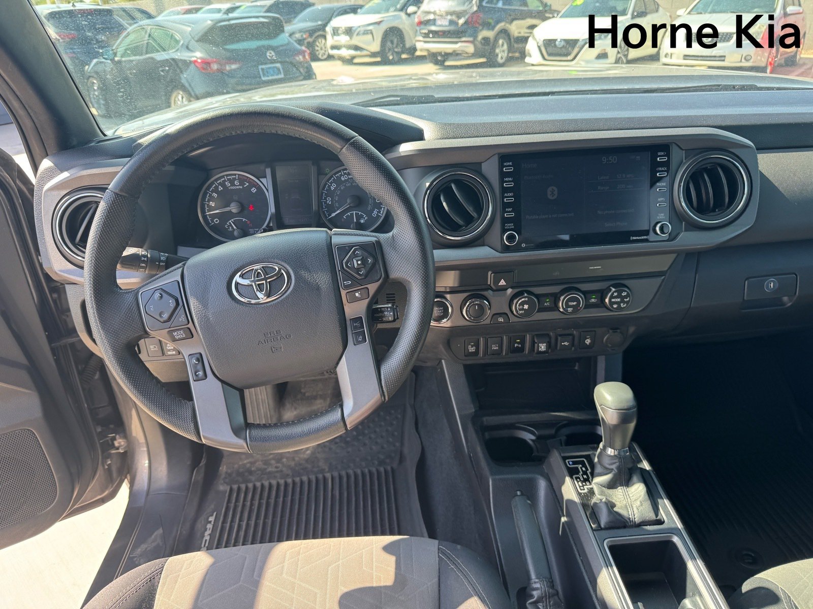 Used 2020 Toyota Tacoma TRD Off-Road w/ Technology Package AWD/4WD image 15
