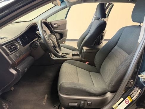 Used 2016 Toyota Camry LE FWD image 12