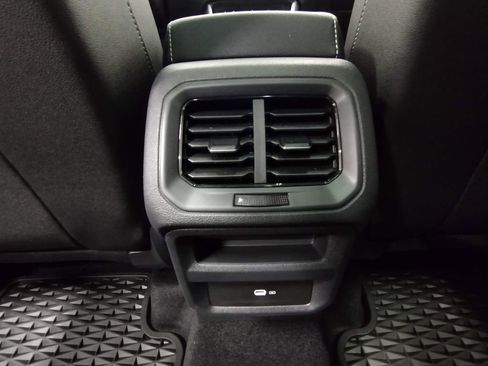 New 2025 Volkswagen Taos SEL image 36