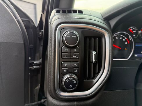 Used 2022 Chevrolet Silverado 1500 RST image 14