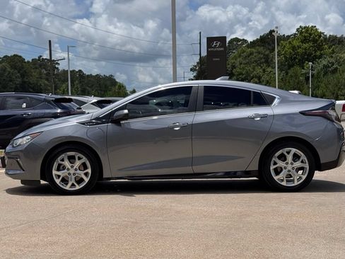 Used 2018 Chevrolet Volt Premier w/ Driver Confidence Package FWD image 12