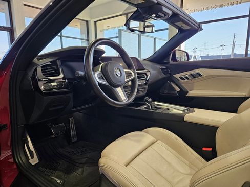 Used 2019 BMW Z4 sDrive30i w/ M Sport Package image 15