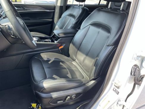 Used 2023 Jeep Grand Cherokee L Limited AWD/4WD image 41