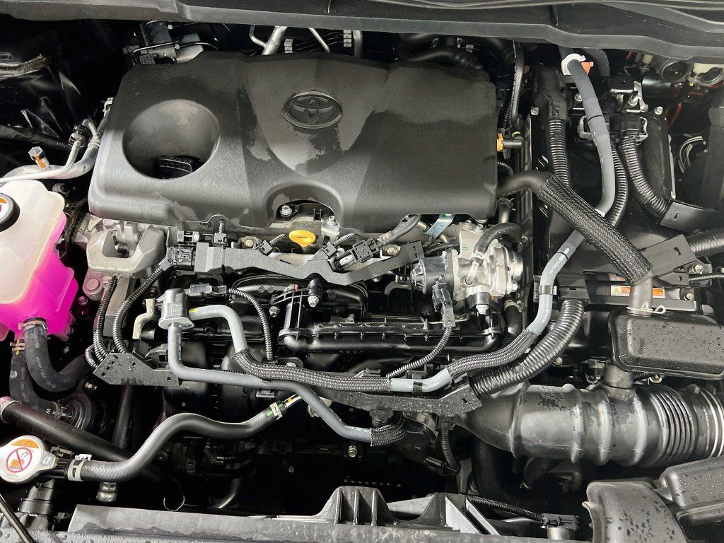 Certified 2026 Toyota Sienna XLE FWD image 28