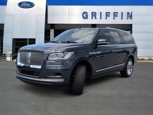 Used 2024 Lincoln Navigator L Reserve AWD/4WD image 11