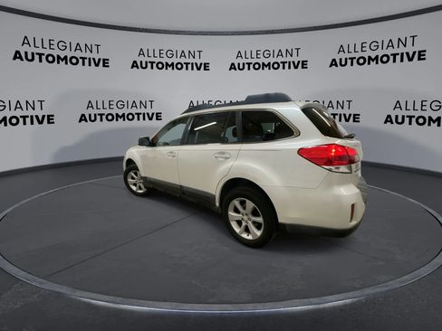 Used 2014 Subaru Outback 2.5i Premium w/ Moonroof Package AWD/4WD image 8