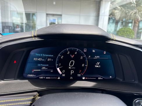 Used 2021 Chevrolet Corvette Stingray Premium Conv w/ Z51 Performance Package RWD image 7