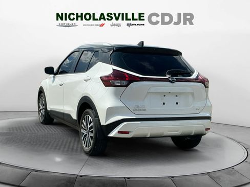 Used 2023 Nissan Kicks SV FWD image 3