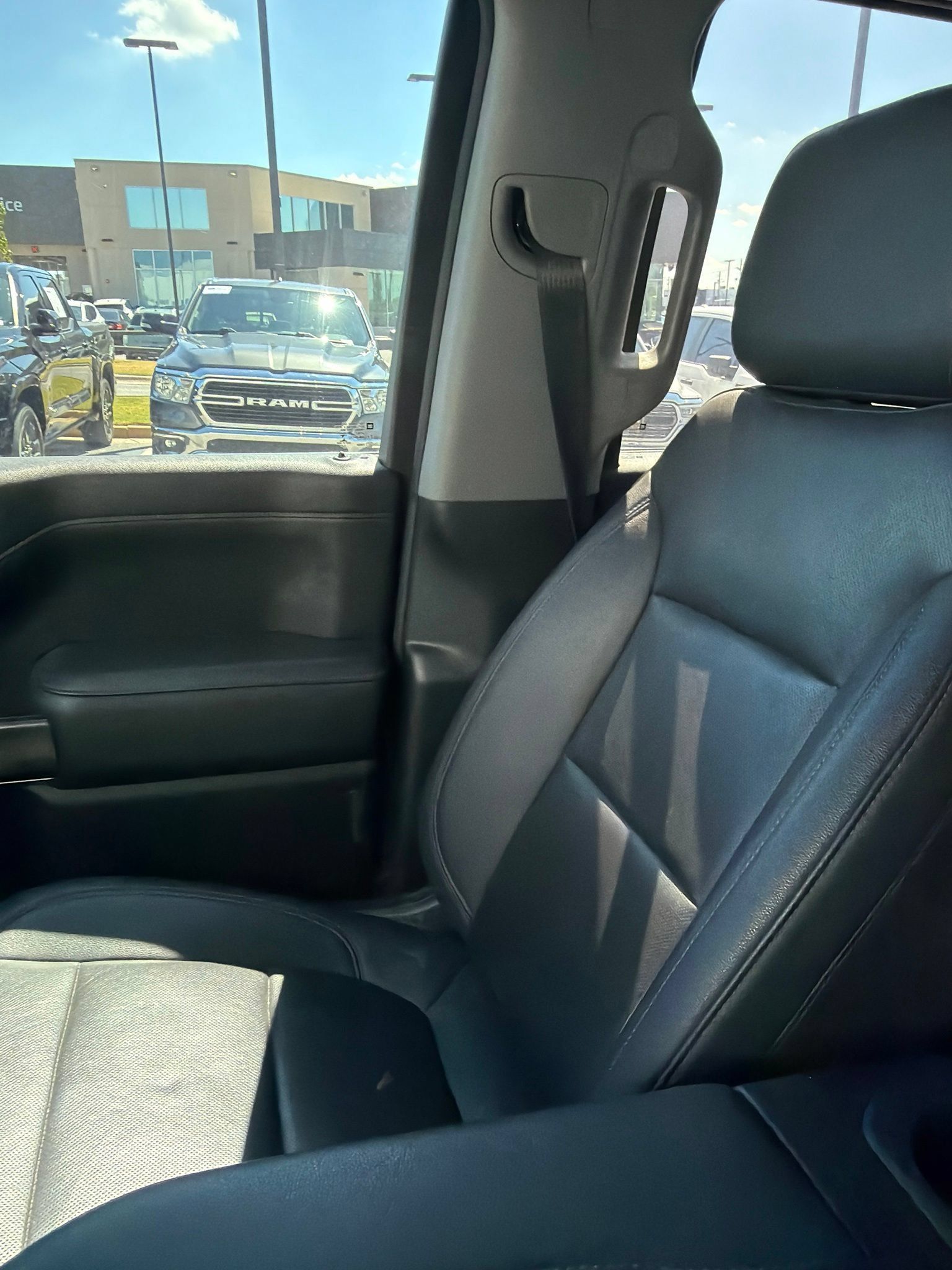 Used 2022 Chevrolet Silverado 1500 LTZ AWD/4WD image 14