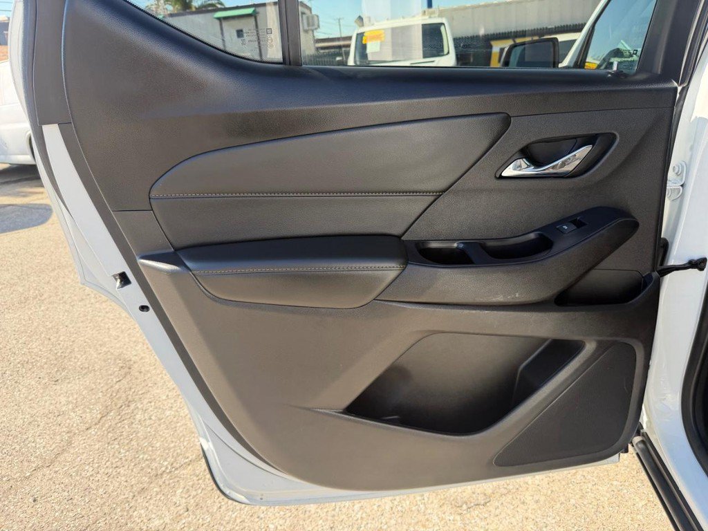Used 2021 Chevrolet Traverse LS FWD image 37