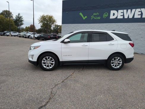 Used 2018 Chevrolet Equinox LT image 2