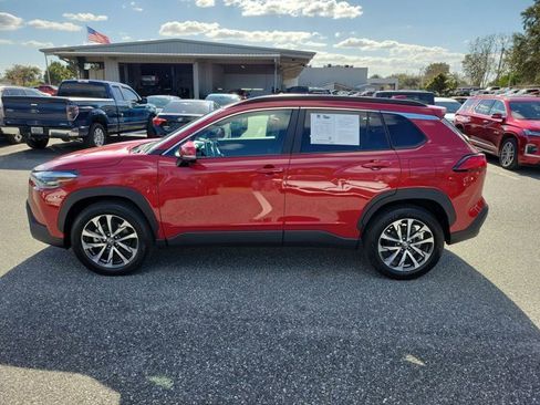 Used 2023 Toyota Corolla Cross XLE image 13