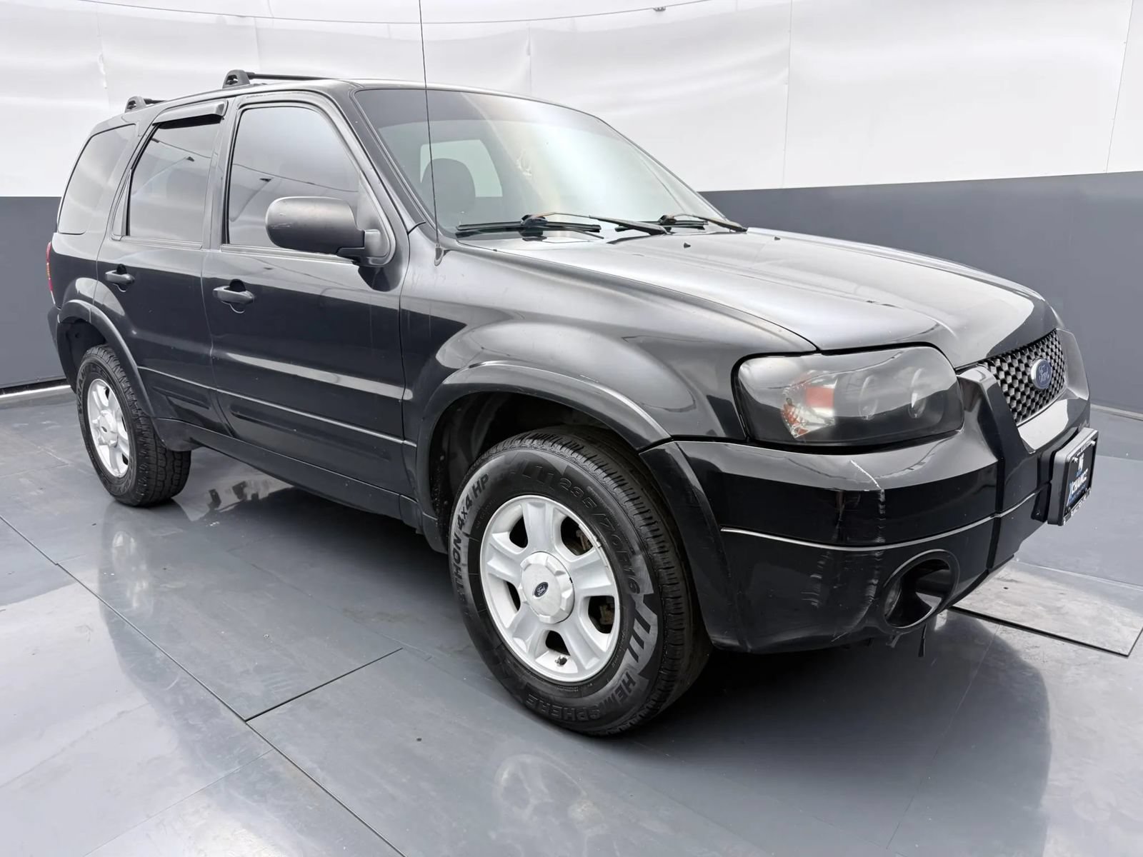 Used 2005 Ford Escape Limited AWD/4WD image 1