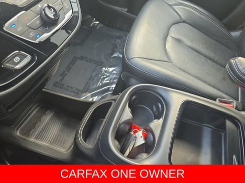 Used 2022 Chrysler Pacifica Touring-L w/ S Appearance Package FWD image 22