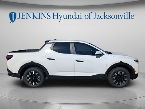 New 2026 Hyundai Santa Cruz SE FWD image 2