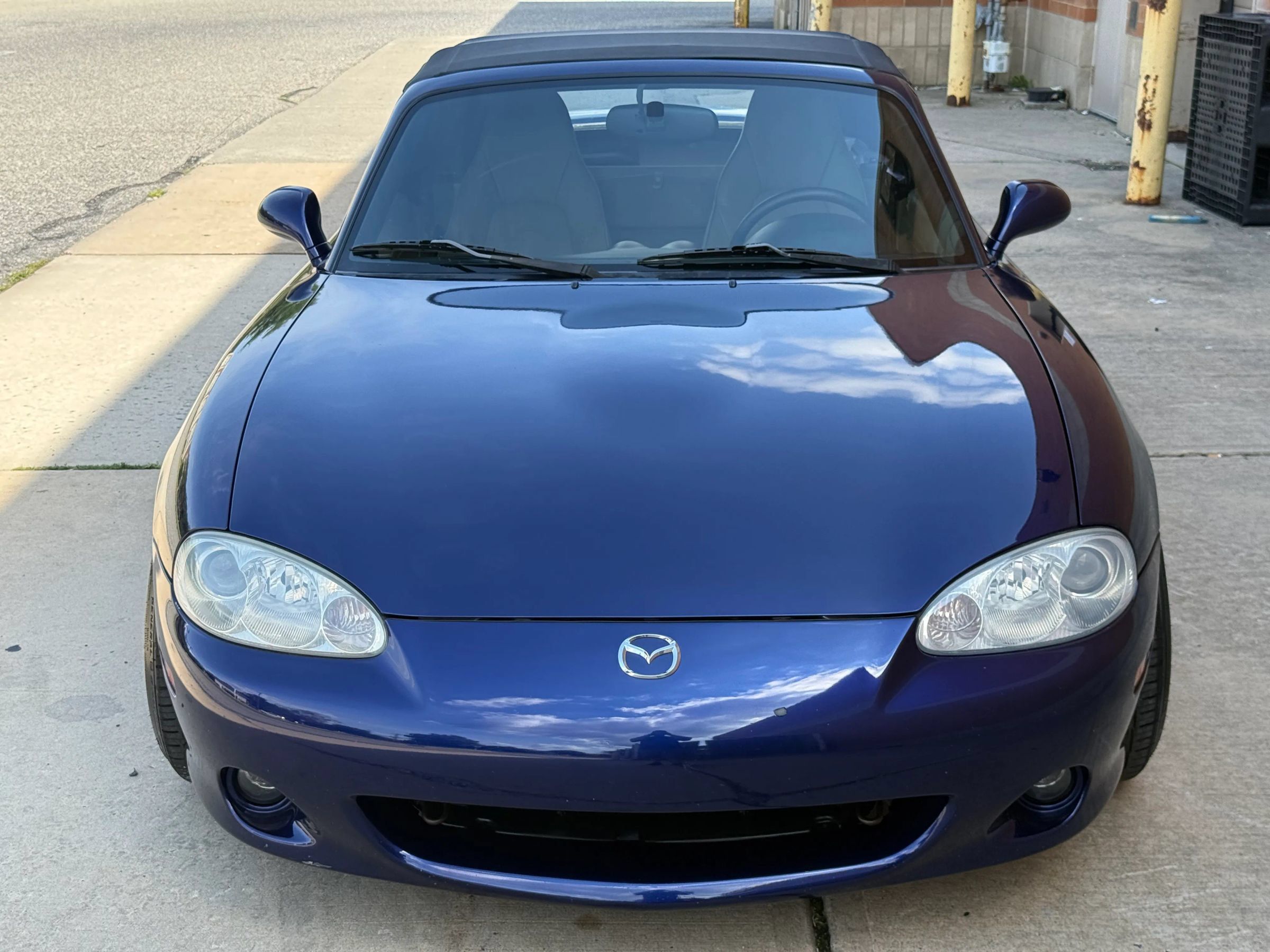 Used 2004 MAZDA MX-5 Miata LS w/ Sports Look Appearance Pkg RWD image 8