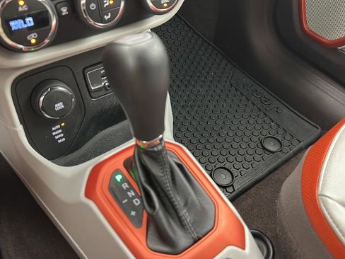 Used 2015 Jeep Renegade Limited AWD/4WD image 24