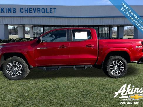 Used 2024 Chevrolet Colorado Z71 w/ Advanced Trailering Package AWD/4WD image 15