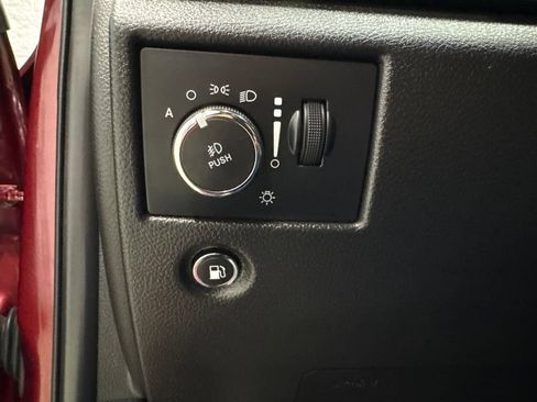 Used 2022 Jeep Grand Cherokee Laredo X AWD/4WD image 25