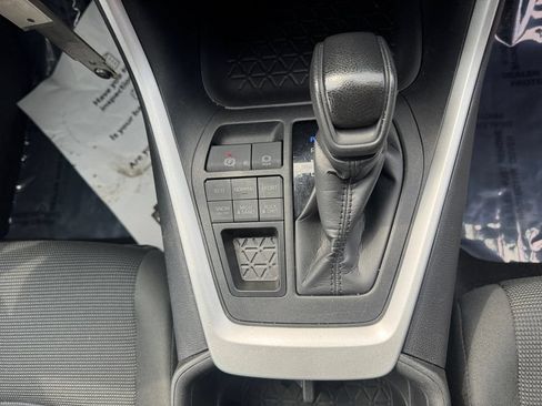 Used 2024 Toyota RAV4 LE AWD/4WD image 19