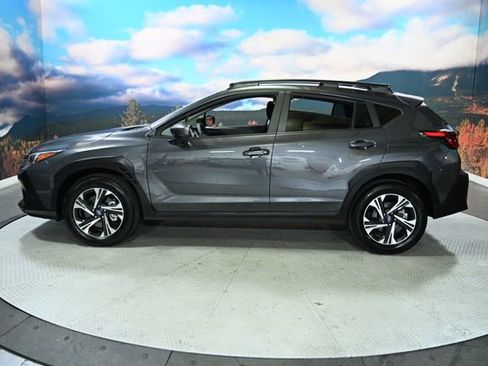 Used 2025 Subaru Crosstrek 2.0i Premium image 5