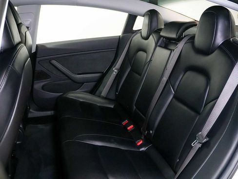Used 2018 Tesla Model 3 Long Range RWD image 13