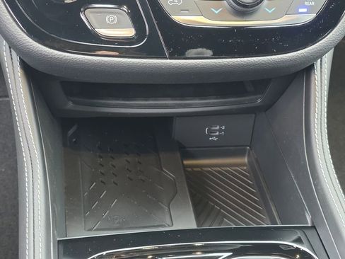 New 2026 Chrysler Pacifica Limited image 22