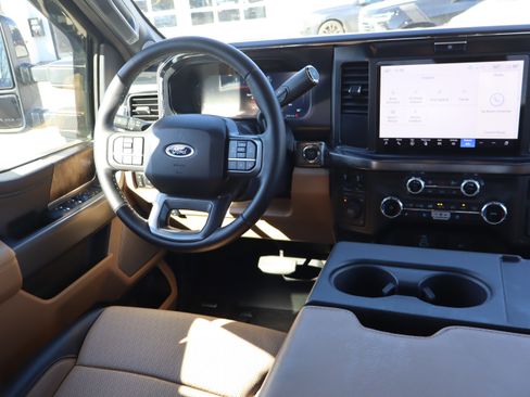 Used 2025 Ford F250 Lariat image 15